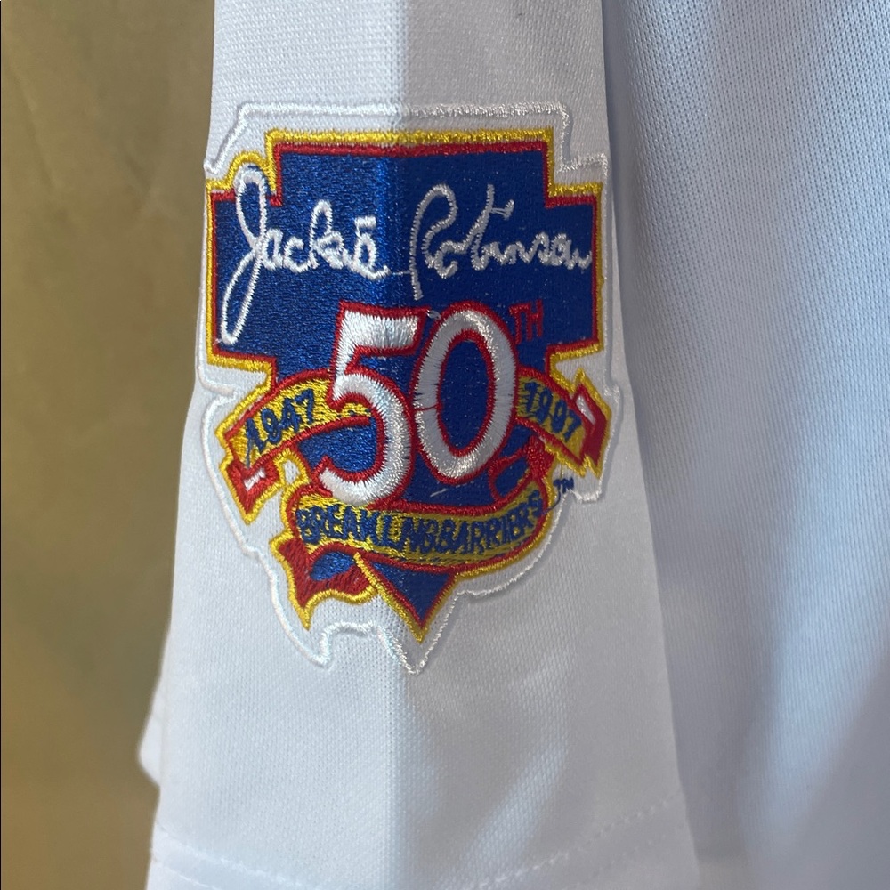 White Dodgers Baseball Jersey #42 Jackie Robinson 1955 - Picture 8 of 9